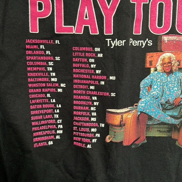 Gildans Tyler Perry’s Farewell Tour L - Picture 5 of 8